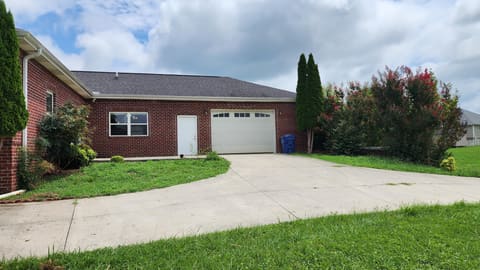 299 Highway 1676, Science Hill, KY 42553 — photo 4
