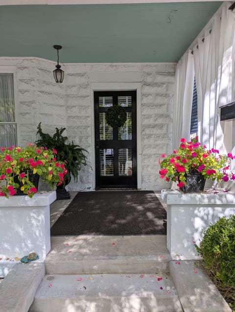 214 W Campbell Street, Frankfort, KY 40601 — photo 3