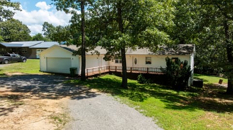 197 Dogwood Trail, Gilbertsville, KY 42044 — photo 2