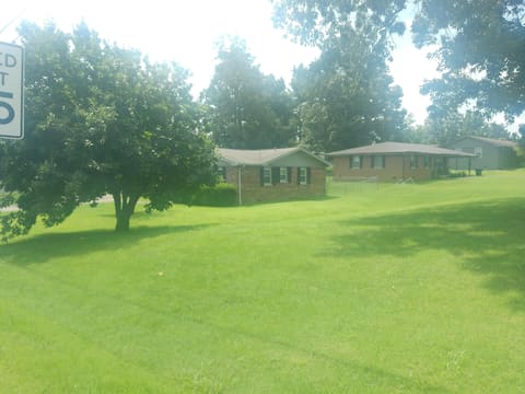 221 Maple Avenue, Calvert City, KY 42029 — photo 2