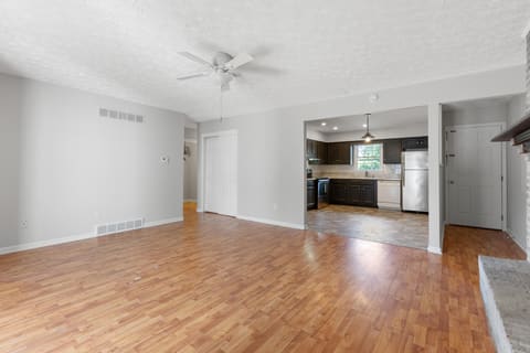 1200 Tishoff Drive, Lexington, KY 40502 — photo 2