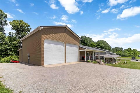 209 Indian Hills Drive, Russell Springs, KY 42642 — photo 2