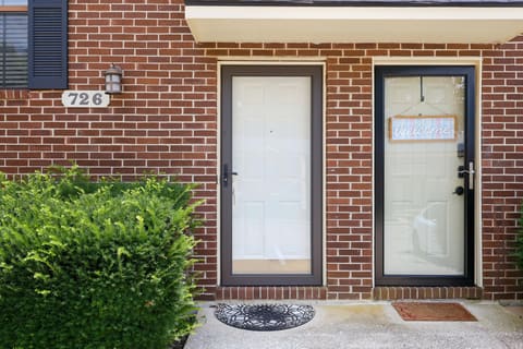 726 Spring Meadows Drive, Lexington, KY 40504 — photo 4