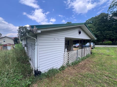 712 Balmoral Road, Middlesboro, KY 40965 — photo 3