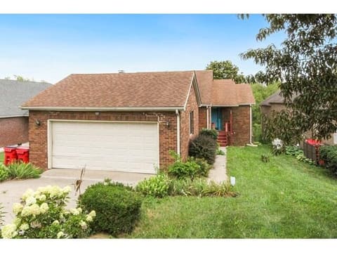 340 Village Drive, Frankfort, KY 40601 — photo 2