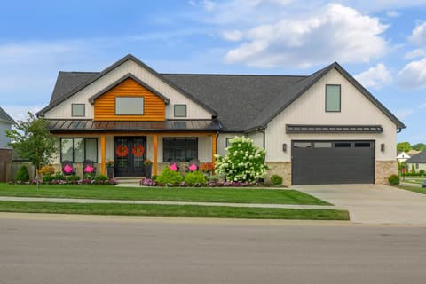 602 Trinity Lane, Versailles, KY 40383 — photo 2