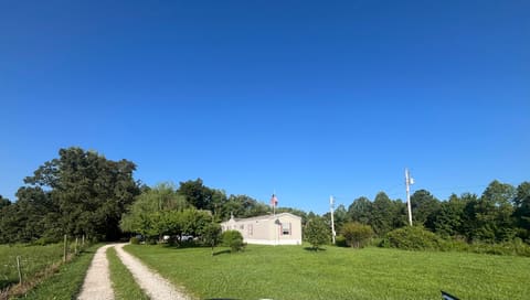 184 Catfish Cove Rd Cove, Pine Ridge, KY 41360 — photo 2