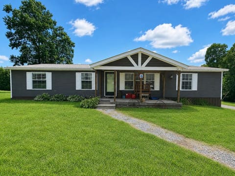 1951 Angel Ridge Road, Hustonville, KY 40437 — photo 2