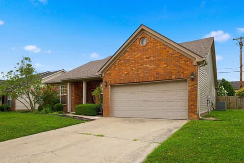 560 Southpoint Drive, Lexington, KY 40515 — photo 2