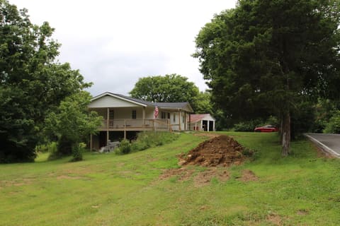 295 Saint Johns Road, Frankfort, KY 40601 — photo 2