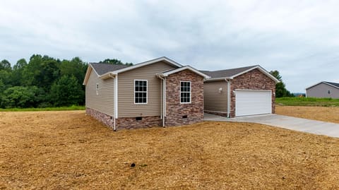 140 Devils Neck Road, Corbin, KY 40701 — photo 2