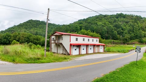 2085 Ky 718, Walker, KY 40997 — photo 2