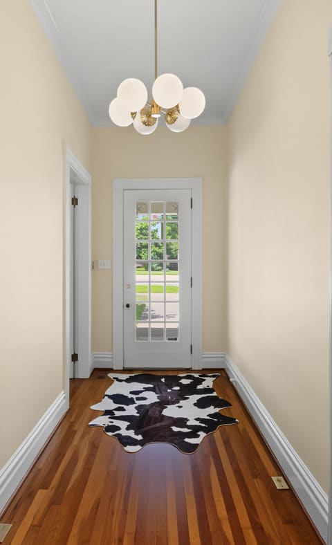 208 S Winter Street, Midway, KY 40347 — photo 5