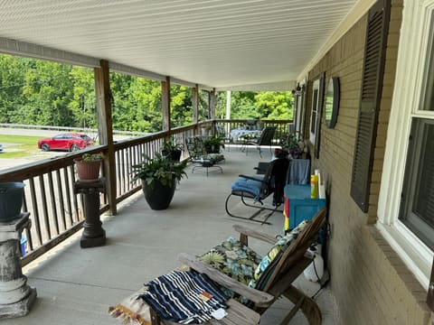 10833 Battlefield Memorial Highway, Berea, KY 40403 — photo 2