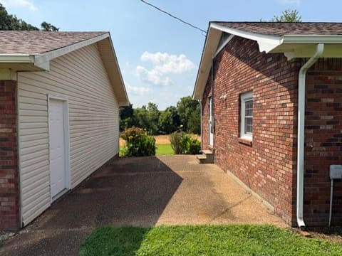 225 E ST RT 339, Mayfield, KY 42066 — photo 2
