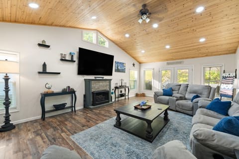82 Fairway Drive, Jenkins, KY 41537 — photo 5