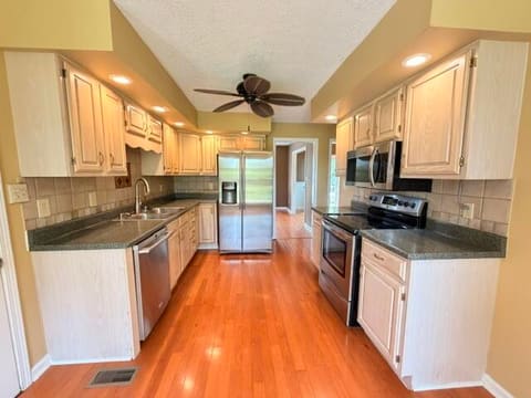 313 Dawn Drive, Hopkinsville, KY 42240 — photo 5