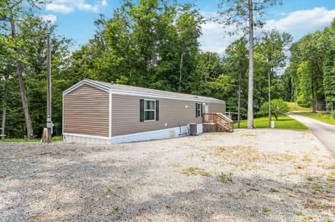 566 Cherokee Trail, Nancy, KY 42544 — photo 2
