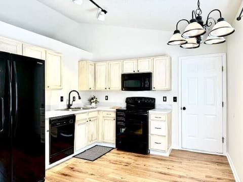 2580 Woodhill Drive, Lexington, KY 40509 — photo 4