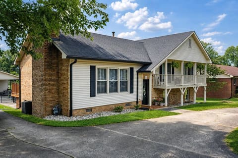 1032 Crestwood Heights, Paris, KY 40361 — photo 2