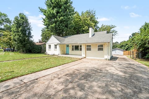483 Springhill Drive, Lexington, KY 40503 — photo 2