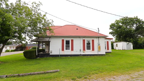 357 S Magnolia Street, Harrodsburg, KY 40330 — photo 3