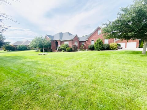 325 Elmsleigh Drive, Berea, KY 40403 — photo 5