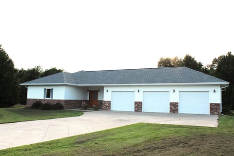 105 105 Cedar Creek Cv Cove, Kevil, KY 42053 — photo 3