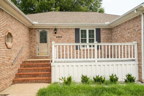 2202 Brookhaven Drive, Murray, KY 42071 — photo 2