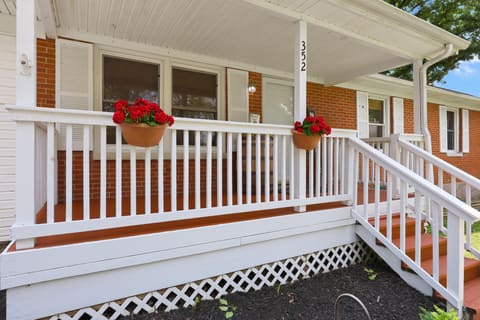 352 Ridgewood Drive, Versailles, KY 40383 — photo 2