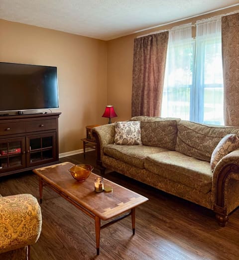 33 Meadowbrook Drive, Frankfort, KY 40601 — photo 2