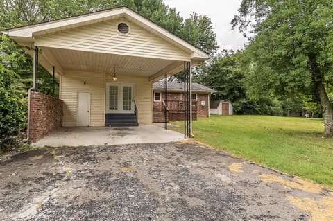 207 Marietta Drive, Hopkinsville, KY 42240 — photo 2