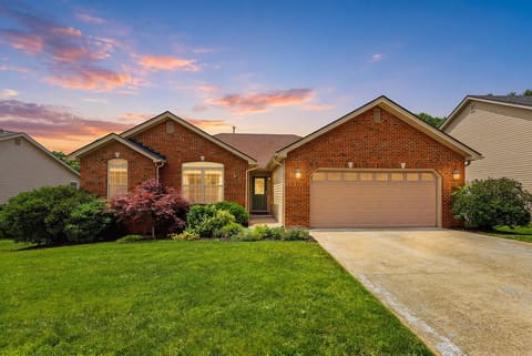 305 Forest Ridge Drive, Frankfort, KY 40601 — photo 2