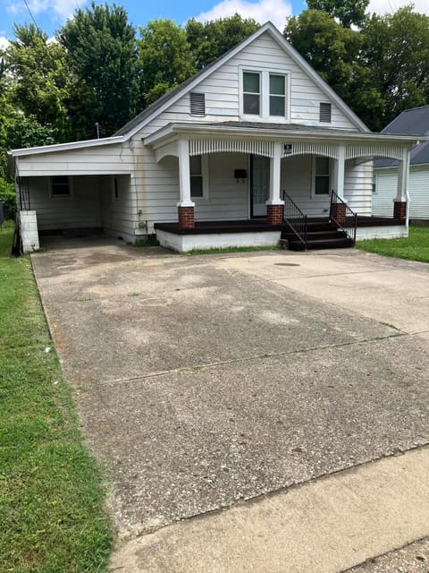219 Shuck Avenue, Lebanon, KY 40033 — photo 2