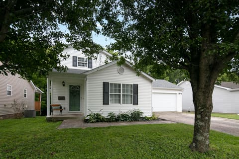 704 Cottonwood Drive, Richmond, KY 40475 — photo 2