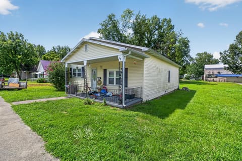 107 Westside, Earlington, KY 42410 — photo 2