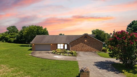 172 Walden Lane, Bronston, KY 42518 — photo 2