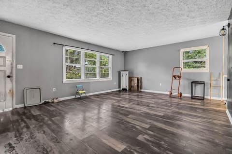 341 Twin Rivers Drive, Bronston, KY 42518 — photo 4