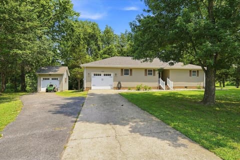 102 Wendy Drive, Eddyville, KY 42038 — photo 2