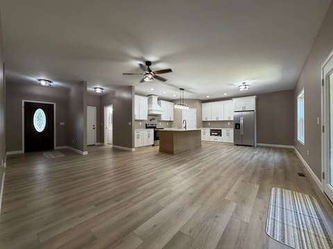 353 Kings Ridge Court, Eddyville, KY 42038 — photo 4