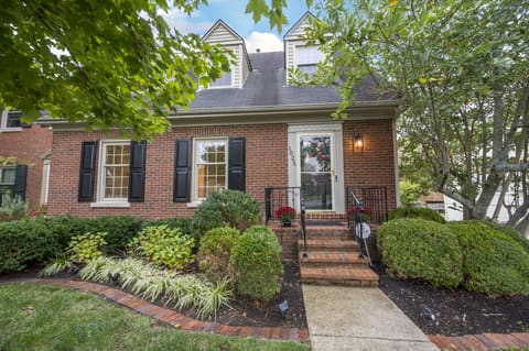 1025 Chinoe Road, Lexington, KY 40502 — photo 2