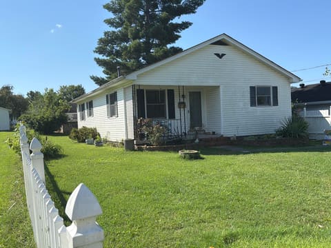 124 Kentucky Avenue, Irvine, KY 40336 — photo 2