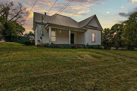 534 E Locust Street, Mt Sterling, KY 40353 — photo 2