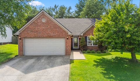 1059 Man O' War Drive, Frankfort, KY 40601 — photo 2
