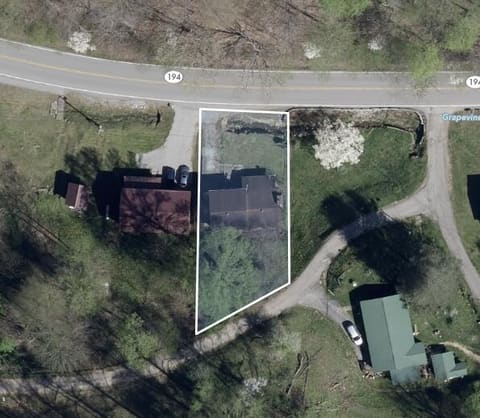 19905 Grapevine Road, Phyllis, KY 41544 — photo 5
