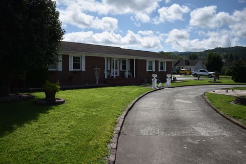 926 Doncaster Avenue, Middlesboro, KY 40965 — photo 5