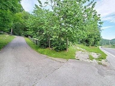 604 U.S. 421, McKee, KY 40447 — photo 5