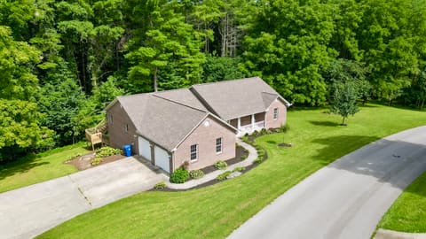 221 Bramblewood Drive, Corbin, KY 40701 — photo 4