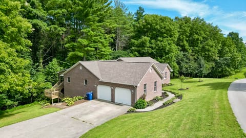 221 Bramblewood Drive, Corbin, KY 40701 — photo 5