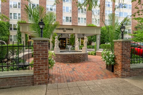 101 S Hanover Avenue 4D, Lexington, KY 40502 — photo 2
